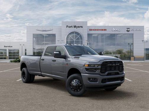 Ceramic Gray Clearcoat 2026 RAM 3500 Big Horn Crew Cab 4x4 8' Box