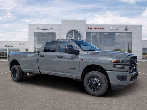 Ceramic Gray Clearcoat 2026 RAM 3500 Big Horn Crew Cab 4x4 8' Box