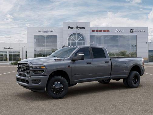 Ceramic Gray Clearcoat 2026 RAM 3500 Big Horn Crew Cab 4x4 8' Box