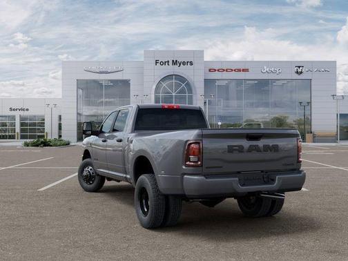 Ceramic Gray Clearcoat 2026 RAM 3500 Big Horn Crew Cab 4x4 8' Box