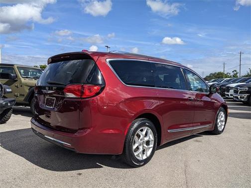 2020 Chrysler Pacifica Touring-L Plus