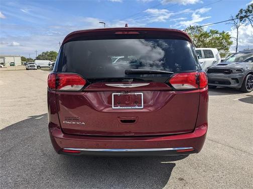 2020 Chrysler Pacifica Touring-L Plus