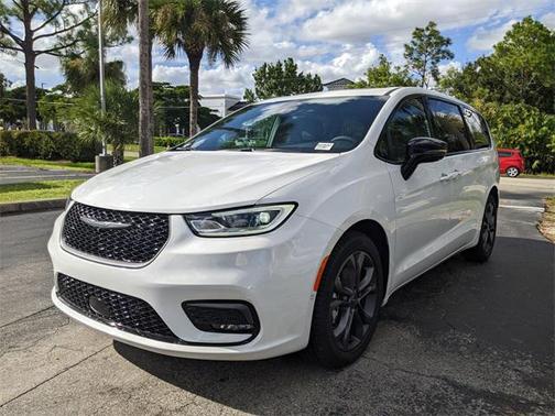 2026 Chrysler Pacifica L