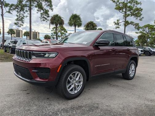 2025 Jeep Grand Cherokee Laredo