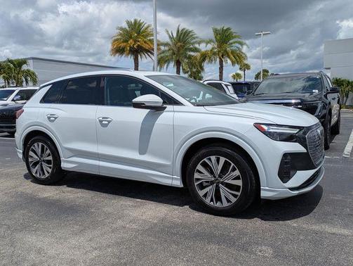 Glacier White Metallic 2025 Audi Q4 e-tron Premium 45 RWD