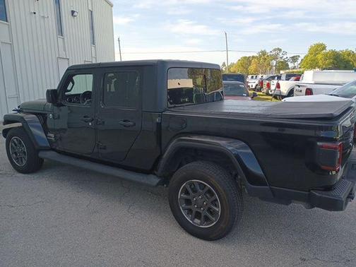 Black Clearcoat 2020 Jeep Gladiator Overland