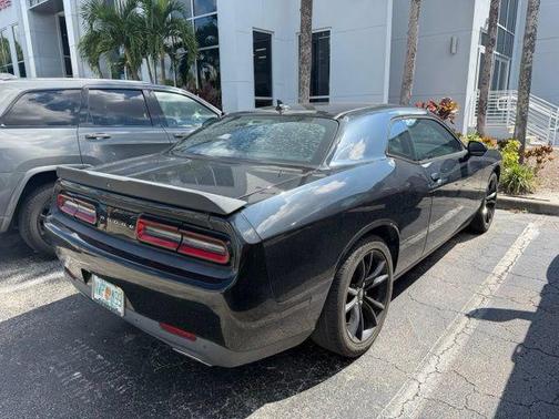 Pitch Black Clearcoat 2018 Dodge Challenger SXT