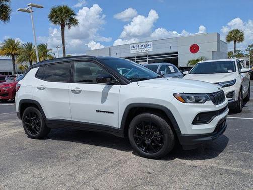 Bright White Clearcoat 2022 Jeep Compass Latitude