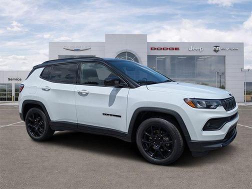 Bright White Clearcoat 2022 Jeep Compass Latitude