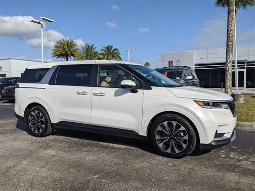 2024 Kia Carnival EX