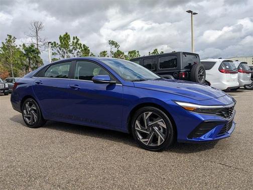 2025 Hyundai ELANTRA Limited