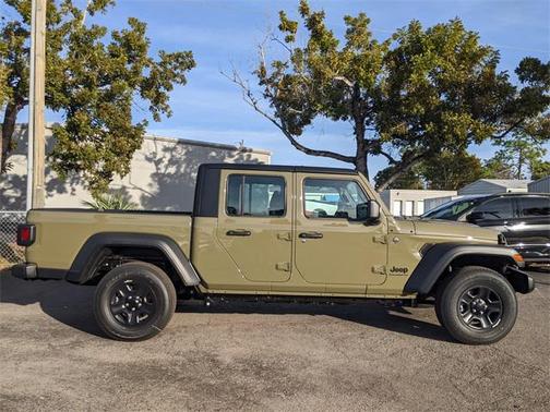 2026 Jeep Gladiator Sport