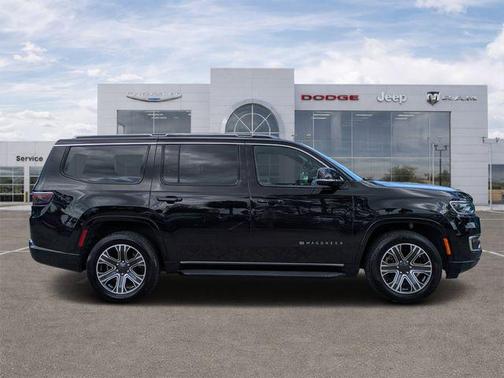 Diamond Black Crystal Pearlcoat 2024 Jeep Wagoneer Series II 4x4