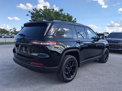 2025 Jeep Grand Cherokee Altitude