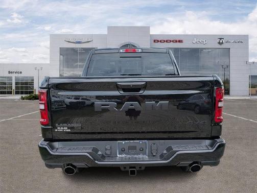 Diamond Black Crystal Pearlcoat 2027 RAM 1500 Laramie