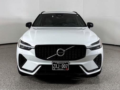 2022 Volvo XC60 Recharge Plug-In Hybrid T8 R-Design