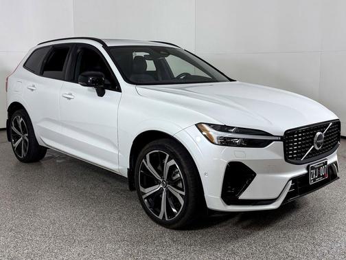 2022 Volvo XC60 Recharge Plug-In Hybrid T8 R-Design