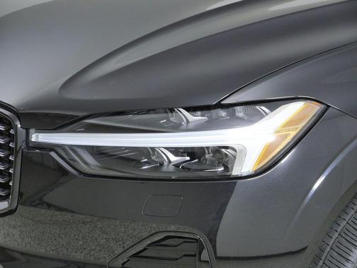 Onyx Black Metallic 2025 Volvo XC60 Plug-In Hybrid T8 Ultra Black Edition