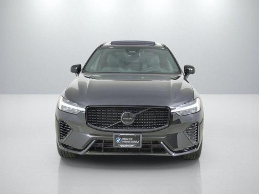 Onyx Black Metallic 2025 Volvo XC60 Plug-In Hybrid T8 Ultra Black Edition