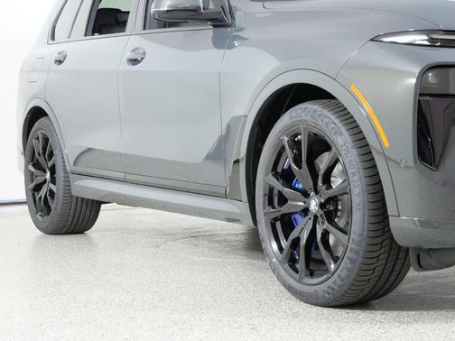 Gray Metallic 2027 BMW X7 xDrive40i