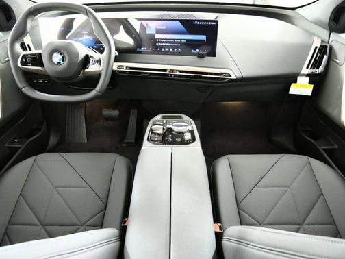 2026 BMW iX xDrive45