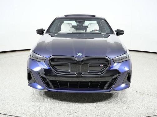 2025 BMW i5 M60