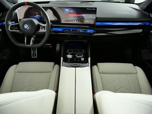2025 BMW i5 M60