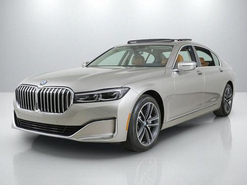 Cashmere Silver Metallic 2022 BMW 750 i xDrive