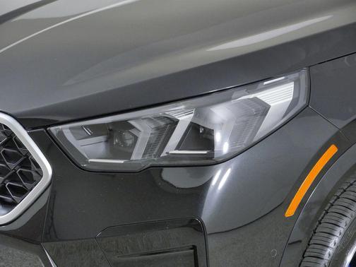 Black Sapphire Metallic 2026 BMW X2 xDrive28i