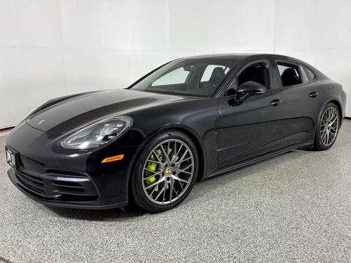 2018 Porsche Panamera 4