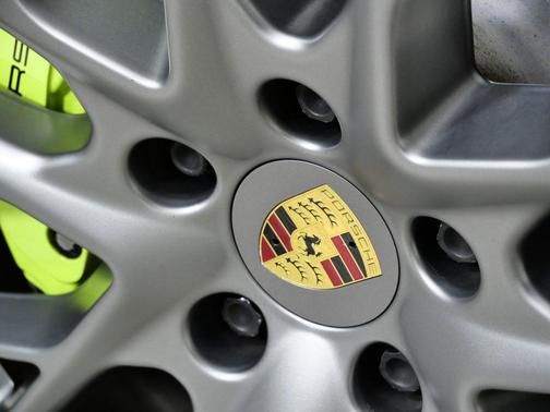 2018 Porsche Panamera 4