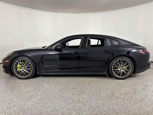 2018 Porsche Panamera 4