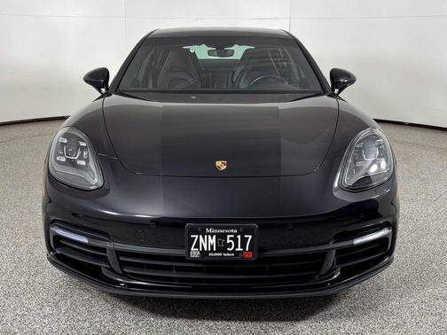 2018 Porsche Panamera 4