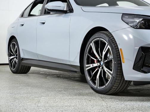 2026 BMW 530 i xDrive