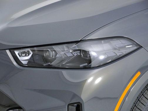 Gray Metallic 2026 BMW X5 xDrive40i