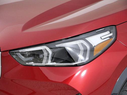 Vegas Red Metallic 2026 BMW X1 xDrive28i