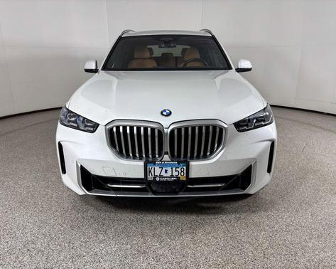 Mineral White Metallic 2024 BMW X5 xDrive40i