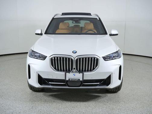 Mineral White Metallic 2024 BMW X5 xDrive40i