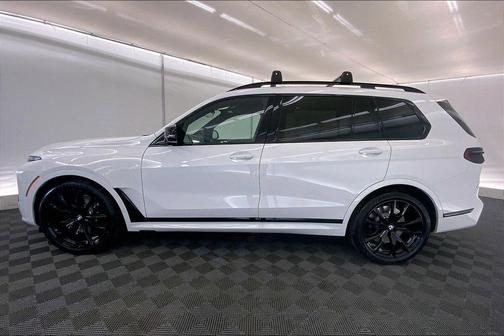 Alpine White 2026 BMW X7 M60i