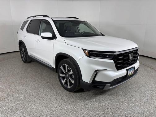 2025 Honda Pilot Touring 8-Passenger