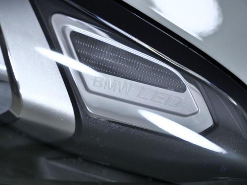 2026 BMW 330 xDrive NA