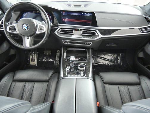 Carbon Black Metallic 2021 BMW X7 M50i