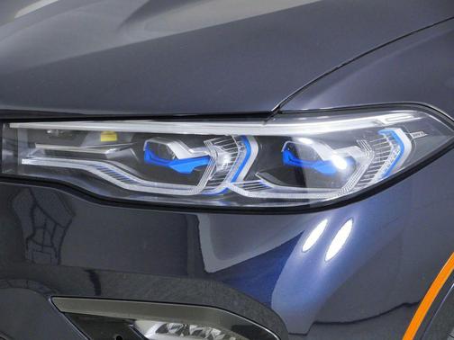 Carbon Black Metallic 2021 BMW X7 M50i