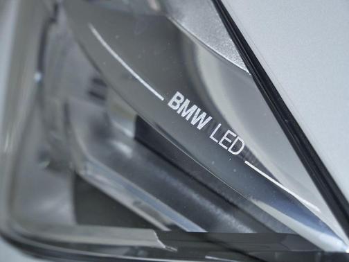 White Metallic 2017 BMW 330 xDrive