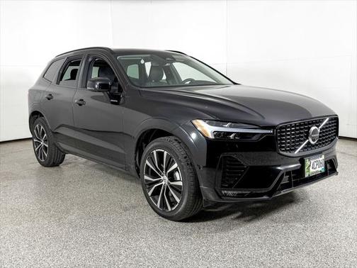 2024 Volvo XC60 B5 Plus Dark Theme