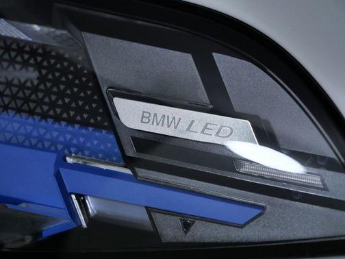 Alpine White 2026 BMW X5 PHEV xDrive50e