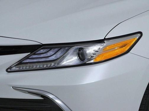Wind Chill Pearl 2023 Toyota Camry XLE