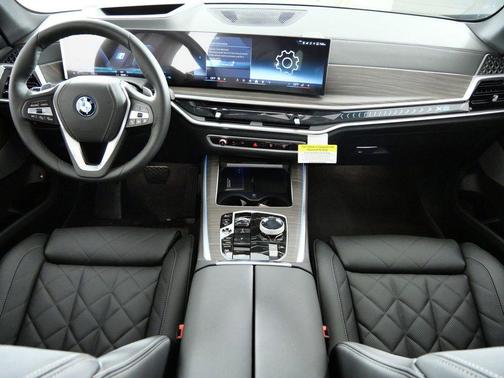Black Sapphire Metallic 2026 BMW X5 PHEV xDrive50e
