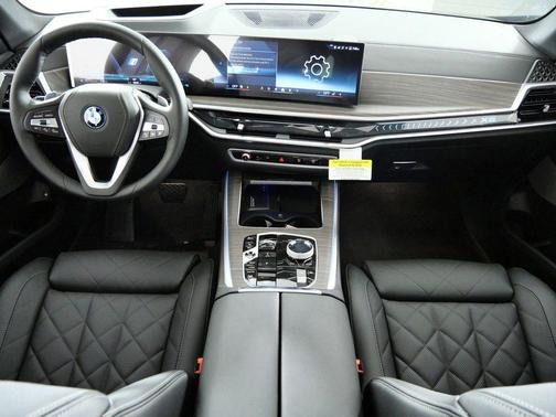 Black Sapphire Metallic 2026 BMW X5 PHEV xDrive50e