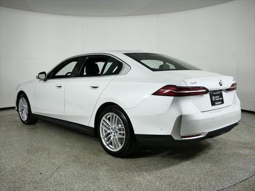 2024 BMW 530 i xDrive
